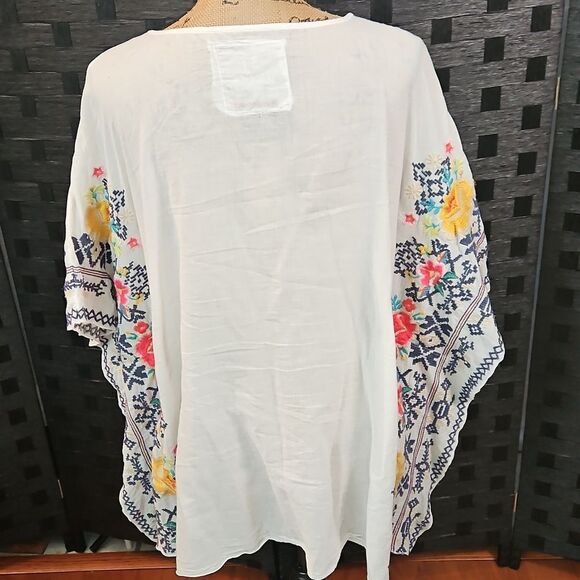 Johnny Was Embroidered White Floral Oversized Women's Top Size Medium - Picture 7 of 11
